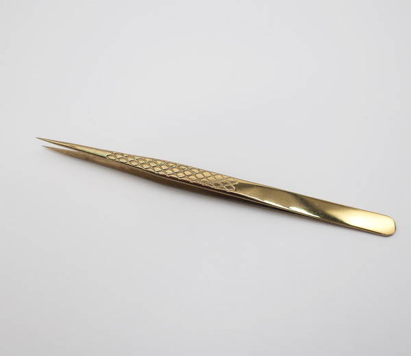 Straight tweezers for eyelash extensions