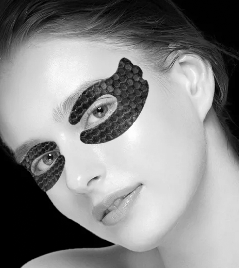 Butterfly mask for both under and over the eyes with Hyaluronic Acid